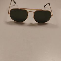 Ray-Ban  Make Offer With Hard Case