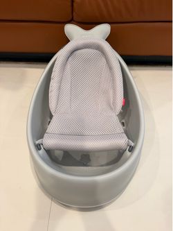 Skip Hop baby bathtub