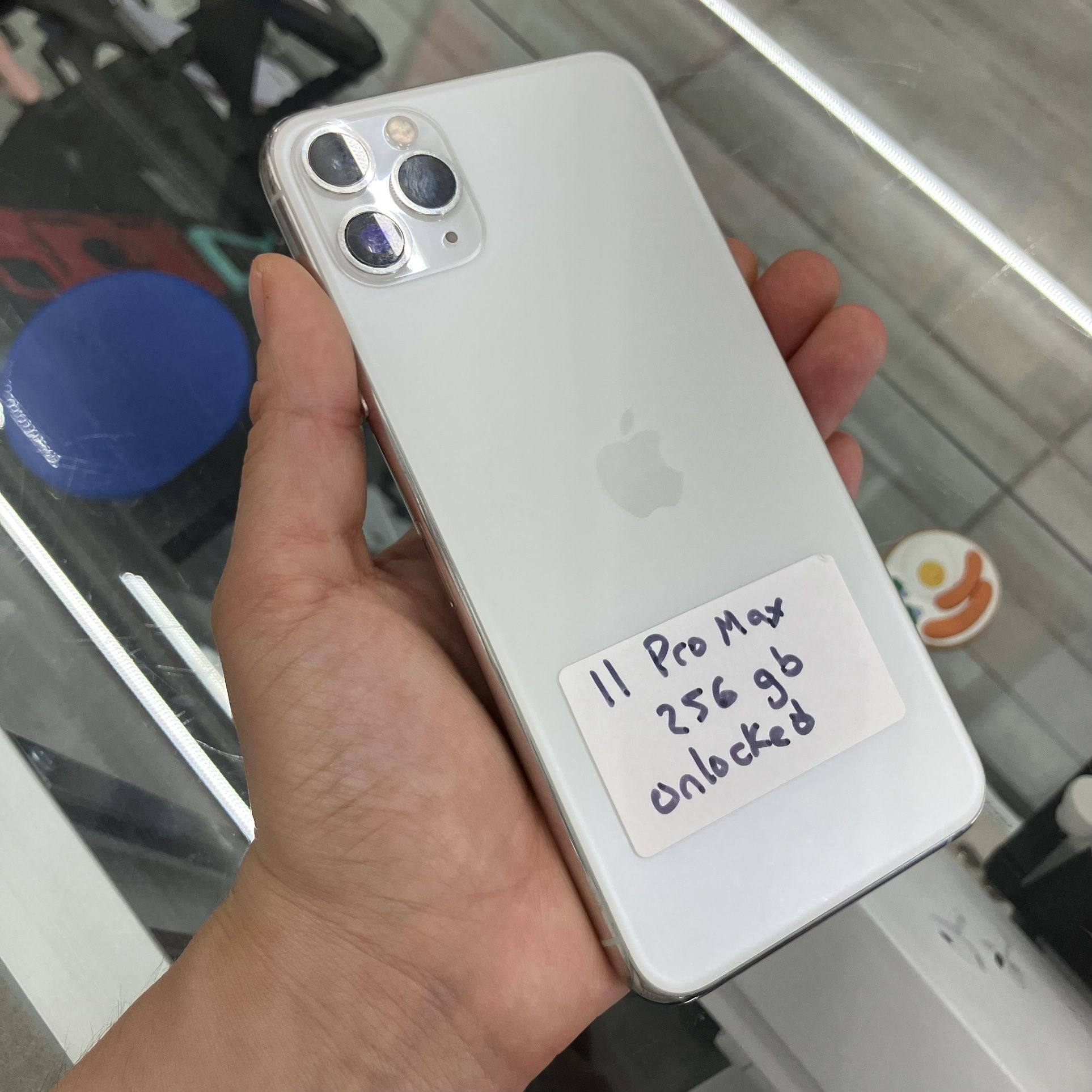 White iPhone 11 Pro Max Unlocked, Cash Or Cheap $50 Down 