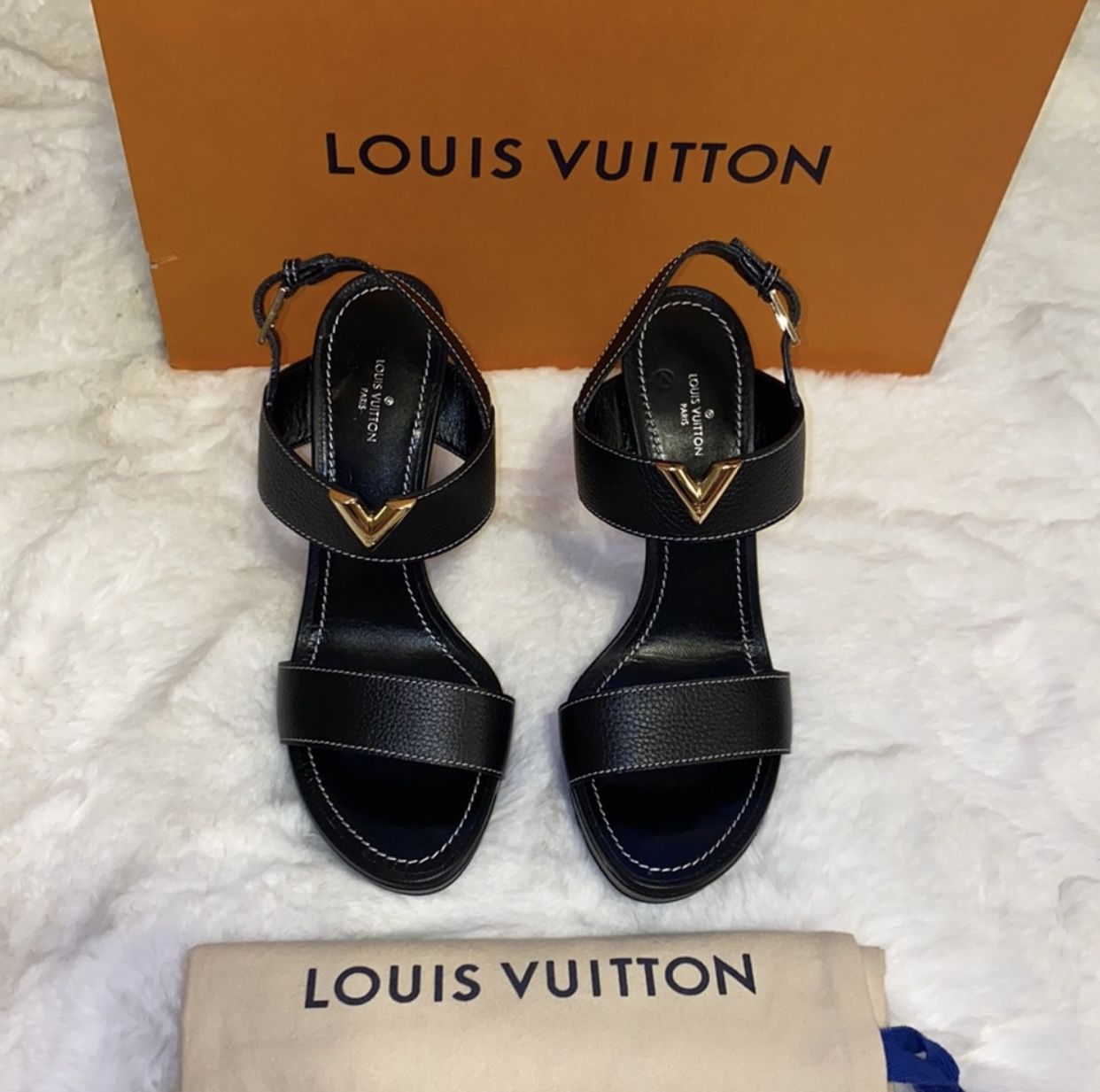 Authentic LOUIS VUITTON Sandals