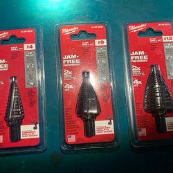 Milwaukee 7/8 In 1-3/8 In #12 5steps . Milwaukee 7/8in 1-1/8 In #9 2 Steps . Milwaukee 3/16 In 7/8 In #4 Black Oxide Drill Bit