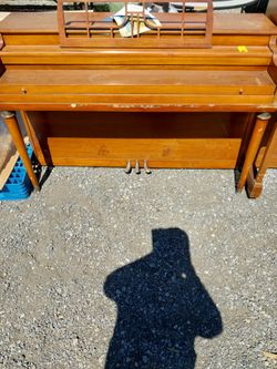 2 Upright Console Piano Wood Finish