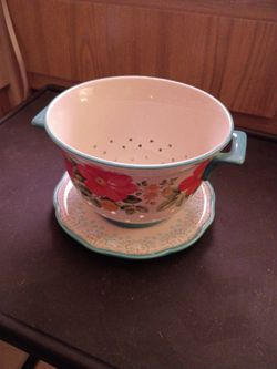 Pioneer Woman Ceramic Berry Colander Strainer Drip Plate Floral Pattern Used