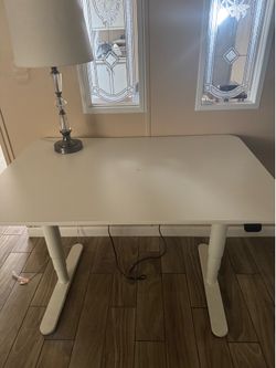 Adjustable desk