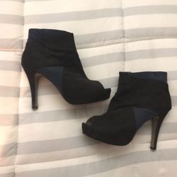 Shoedazzle booties