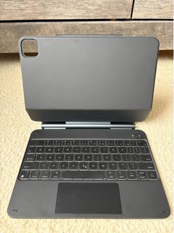 iPad Air 11 Inch ESR Magic Keyboard - IPAD NOT INCLUDED