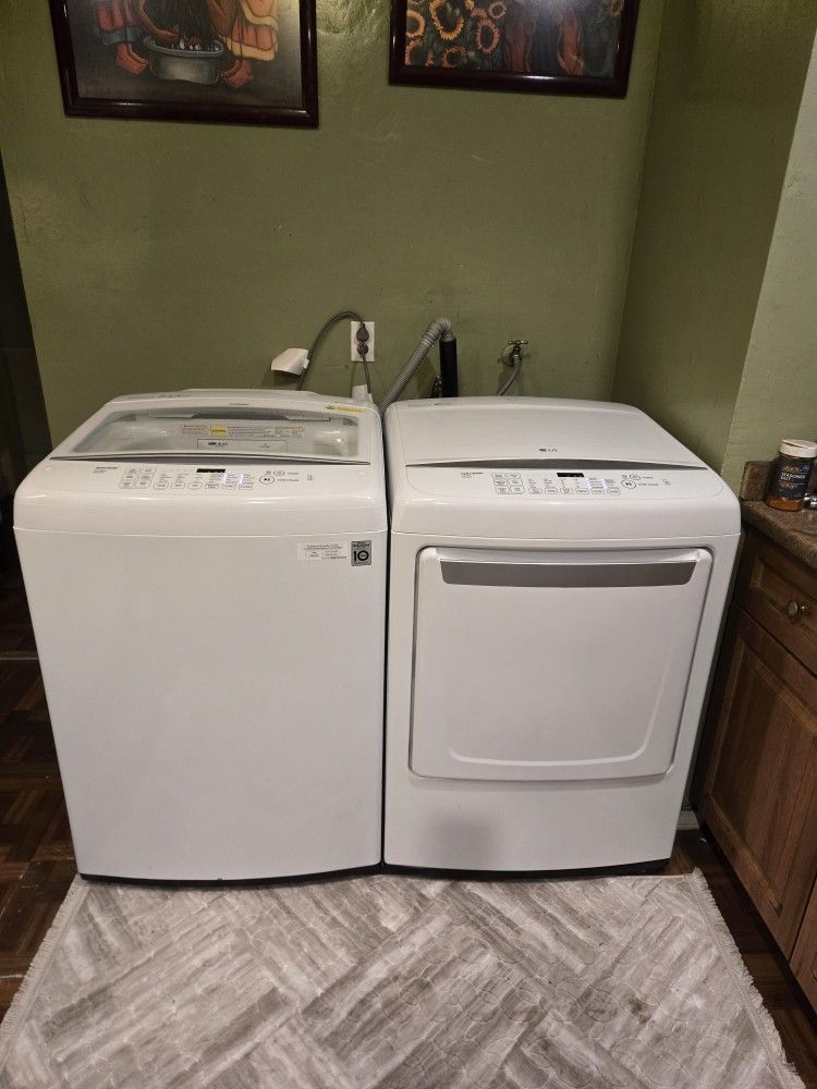 LG Washer and Dryer (good condition)
///
Lavadora y secadora LG (Buenas condiciones)