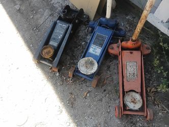 3 gatos para reparar uno si trabaja el color naranja para alguien que los repare $100 x los 3 obo