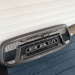 Ram 1500 grill & tow mirrors please read description