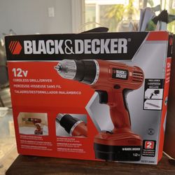 BLACK+DECKER 12V Cordless Drill/Driver Set