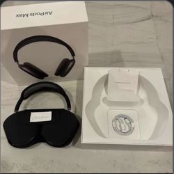 Apple AirPod Maxes 