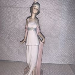 Lladro Talk of The Town Collectible Figurine 05788 Retired Glazed