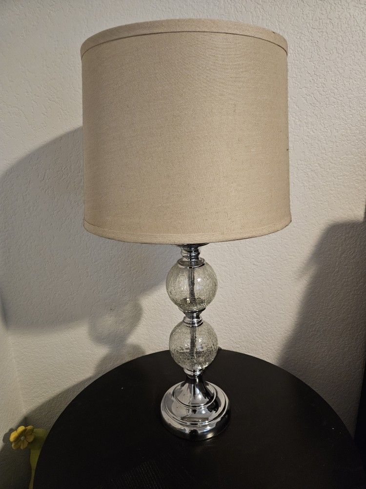 CRACKED GLASS TABLE LAMP
