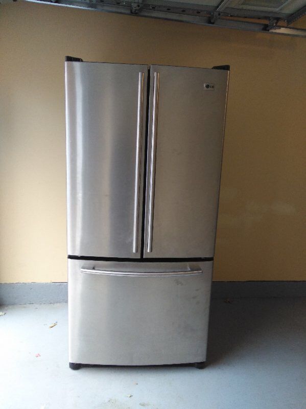 LG stainless fridge, steel French door bottom freezer