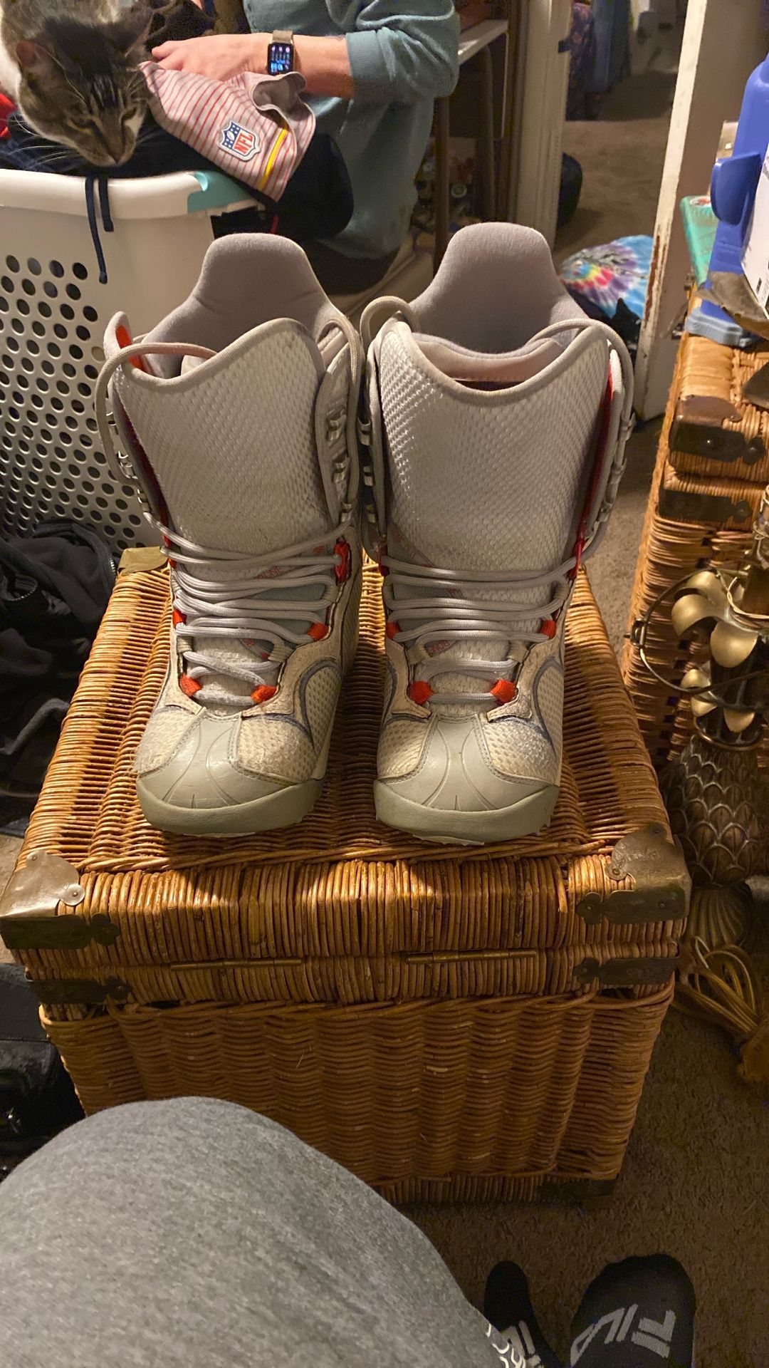 Burton Saphire  Womans Size 8