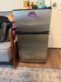 Mini fridge