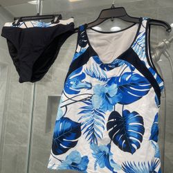 Woman's Two Piece Blue Floral  Large Tankini Bathing Suit New with original bag/tag