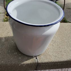 Vintage Enameled Pail/bucket.  