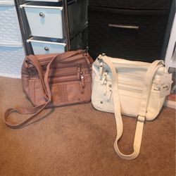Two New Purses Nice  For $30