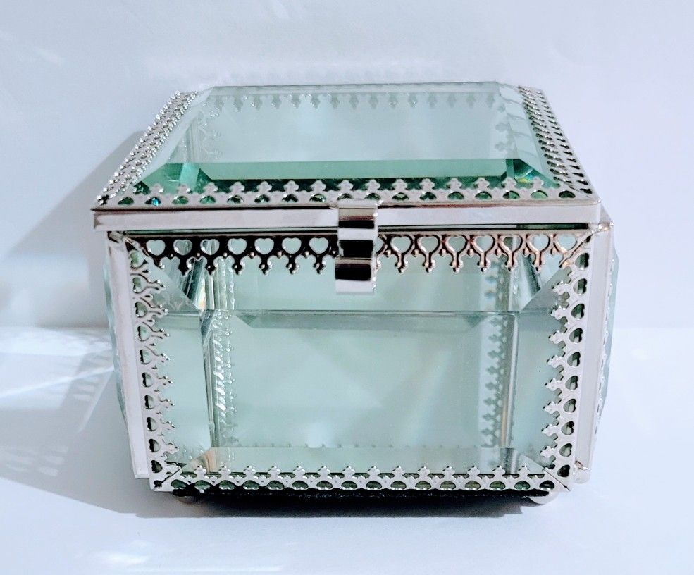 Beautiful Glass Jewelry/Trinket Box With Elegant Silver Trim And Mirror Bottom