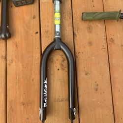 S&M Widemouth Pitchforks