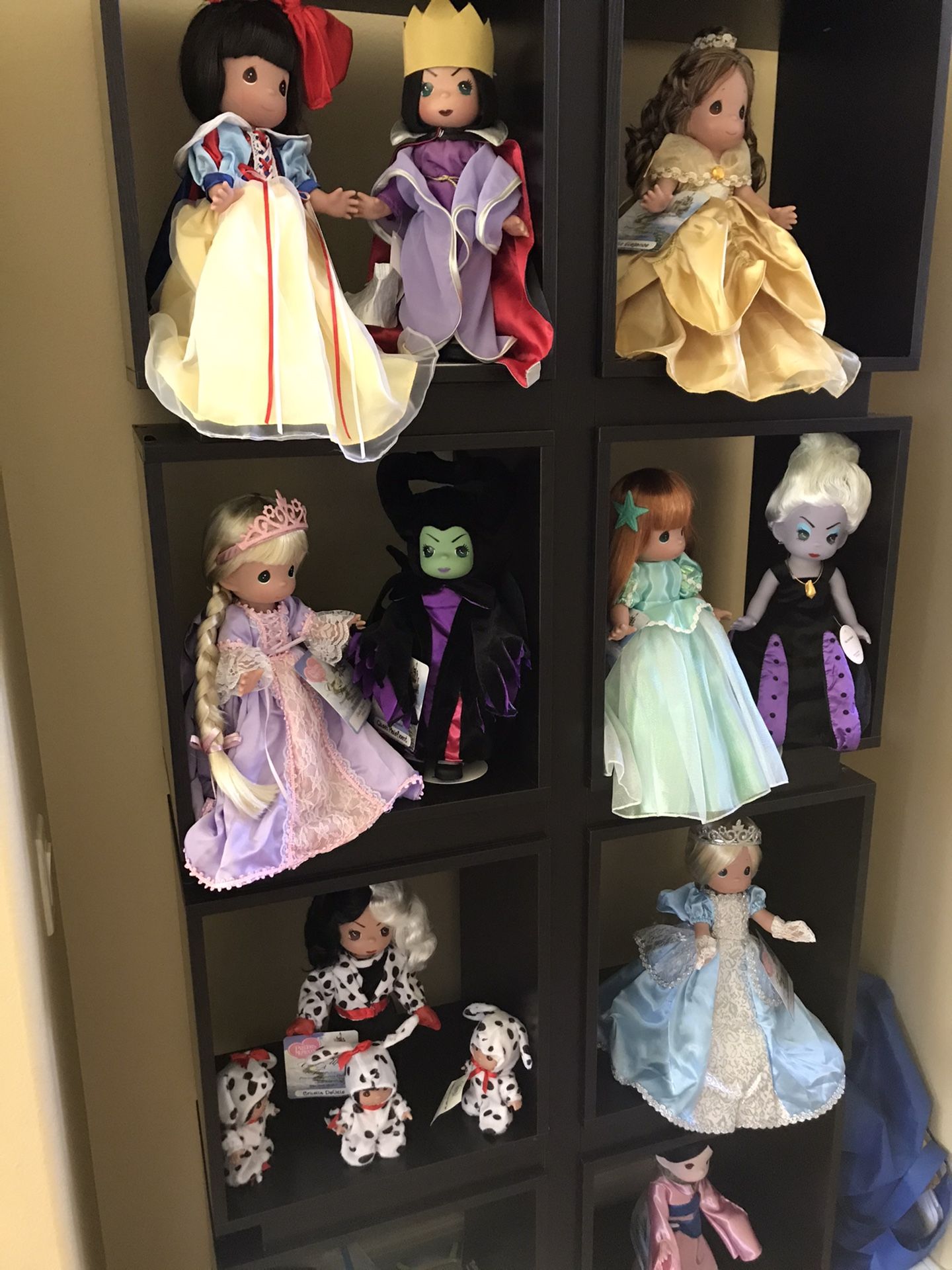 Precious Moments DISNEY LIMITED EDITION DOLLS