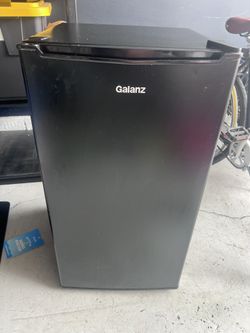 3.3 Cu. ft Mini Fridge - Galanz