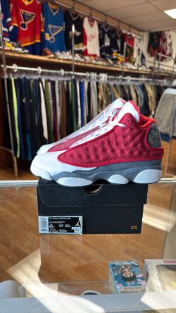 New Jordan 13 Gym Red Flint size 6Y 7.5W