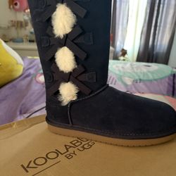 UGG BOOTS BLUE 4Y