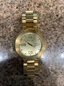Nixon watch
