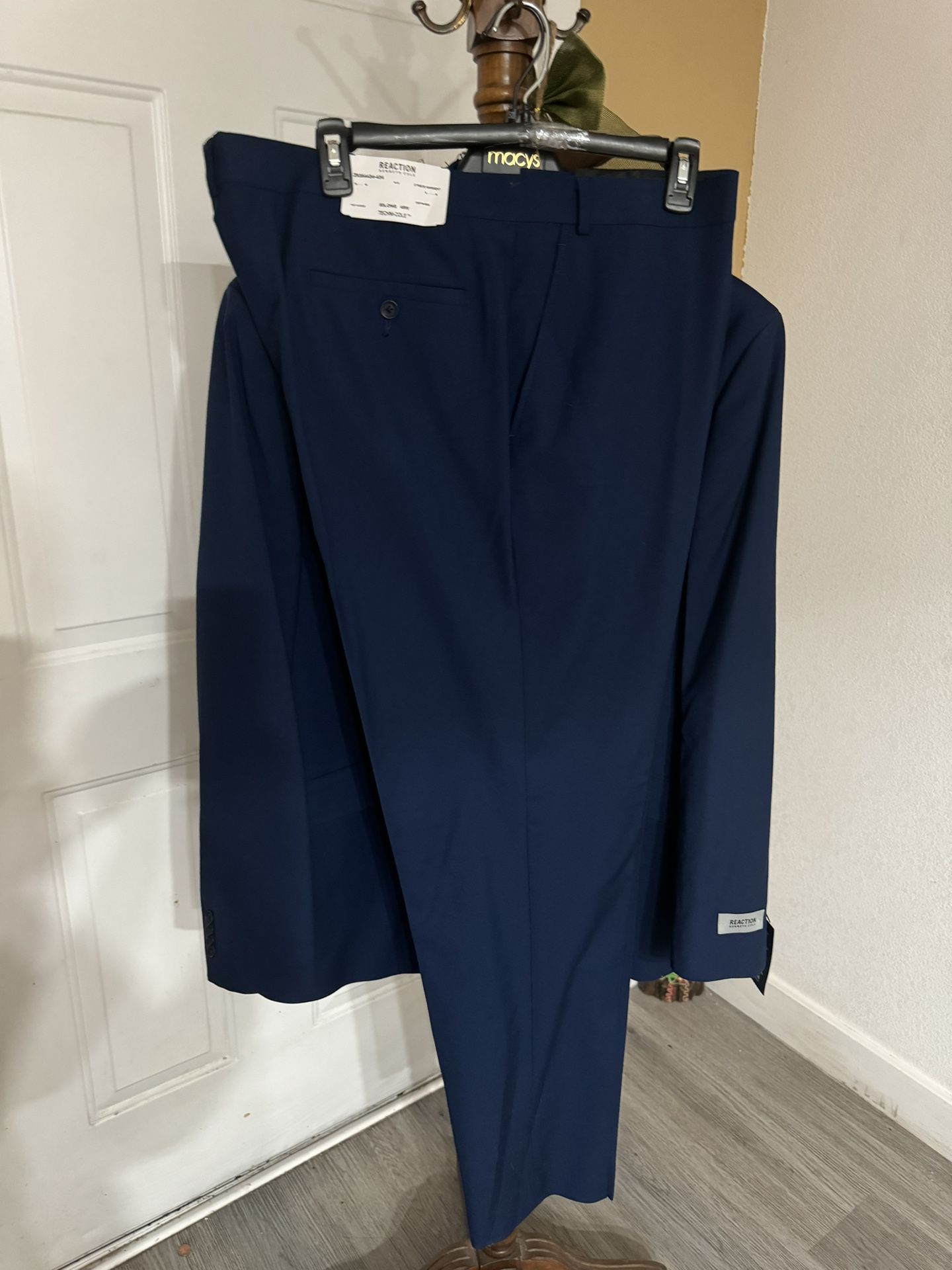KENNETH COLE 2 PIECE GARMENT