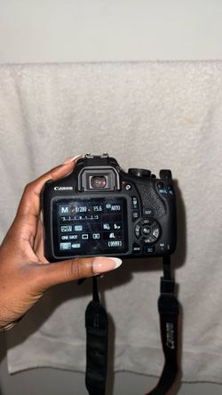 Canon EOS Rebel T7 DSLR + Lens 