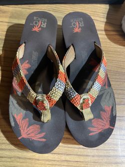 Sandals size 8