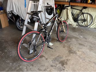 Trek Fuel mountain bike for sale.