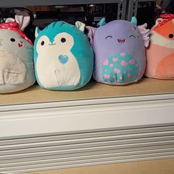SQUISHMALLOWS