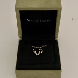 Van Cleef & Arpels Vintage Alhambra Pendant- Onyx