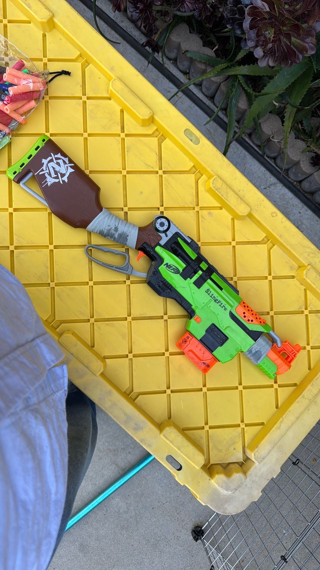 Nerf Zombie Strike Slingfire Blaster with Magazine Clip
