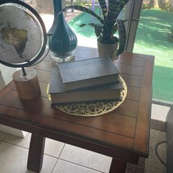 Corner Tables 