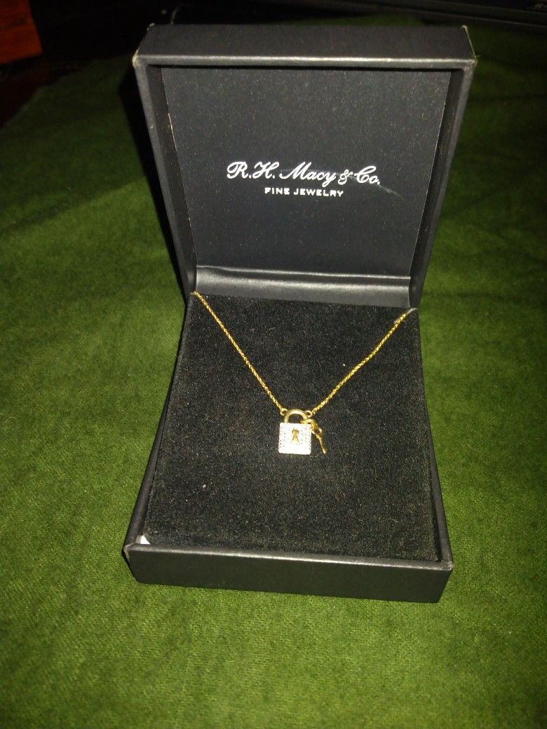 10k Fine Gold Necklace
