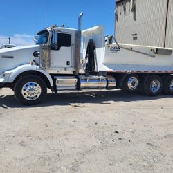 2012 Kenworth T800 Super 10 Dump Truck