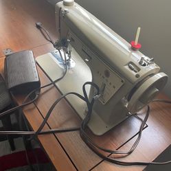 Singer Sewing Machine With Table