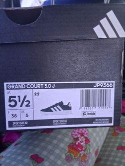 Black adidas shoes size 5 and a half