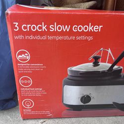 GE 3 Crock Slow Cooker for Sale in Latrobe, PA - OfferUp