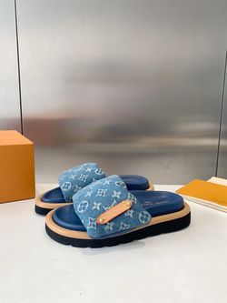 Women’s LV slides