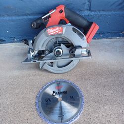 CIRCULAR SAW 6"1/2 MILWAUKEE TOOL ONLY 