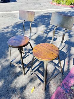 2 tall barstool chairs