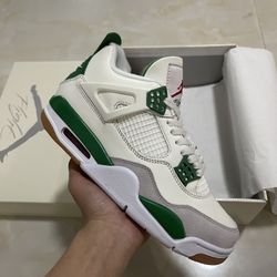 Nike SB x Jordan Air Jordan4"PineGreen"