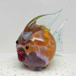 Big Lip Glass Painted Fish Figurine Paperweight & Multicolored Light Up LED Base
