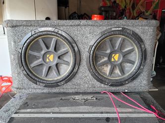 Dual Kicker Comp Subwoofers in Carpeted Box 12'