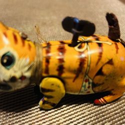 Antique Metal  Cat Windup Toy Repairable 